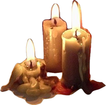 velas de la derecha encima de la mesa